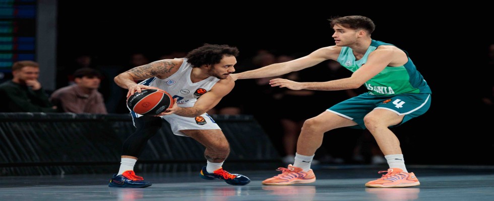 Anadolu Efes, Baskonia'ya kaybetti