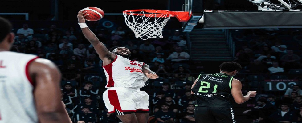 Bahçeşehir Koleji evinde farka gitti