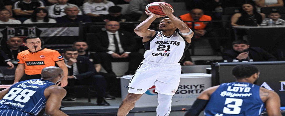 Beşiktaş, Anadolu Efes'i devirdi...
